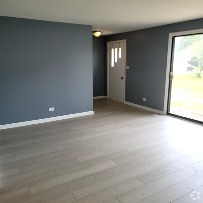 Building Photo - 119 Millbrook Ln