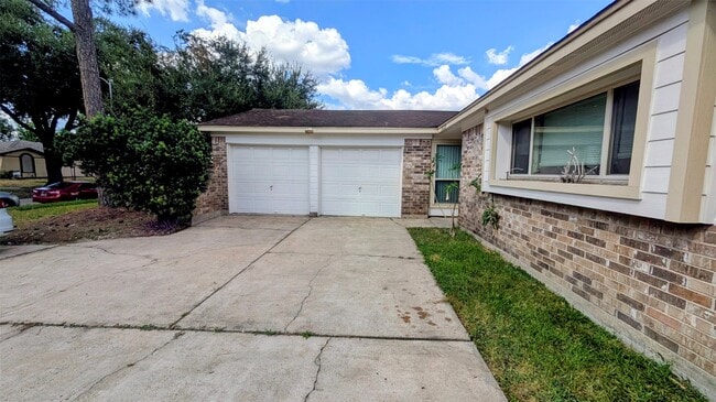 Building Photo - 10523 Huff Dr