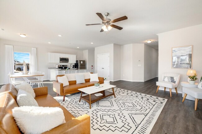 Foto del edificio - 930 E Swift Dr