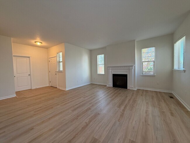 Building Photo - TAKE A LOOK AT THIS GORGEOUS HOME SITTING ...