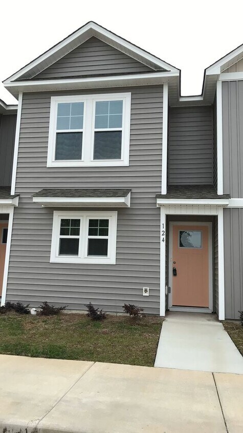 Foto principal - 124 Smallwood Rd