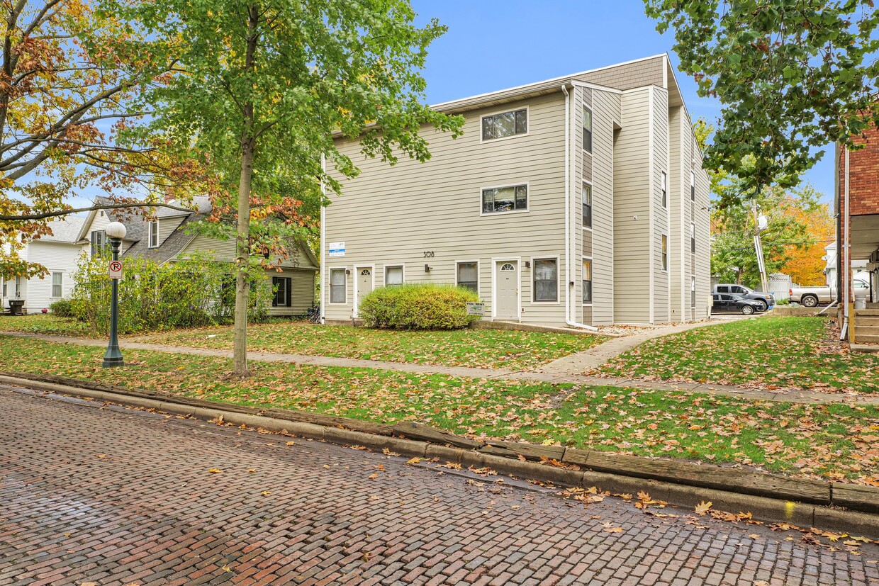 Foto principal - 508 W White St