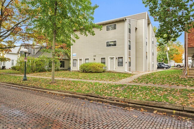 Building Photo - 508 W White St