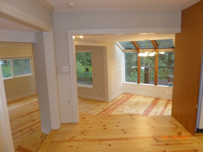 Foto del edificio - Beautiful 3 Bed 1 Bath Single Family House - Bellevue