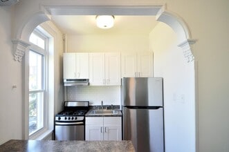 Building Photo - 148A Webster Ave