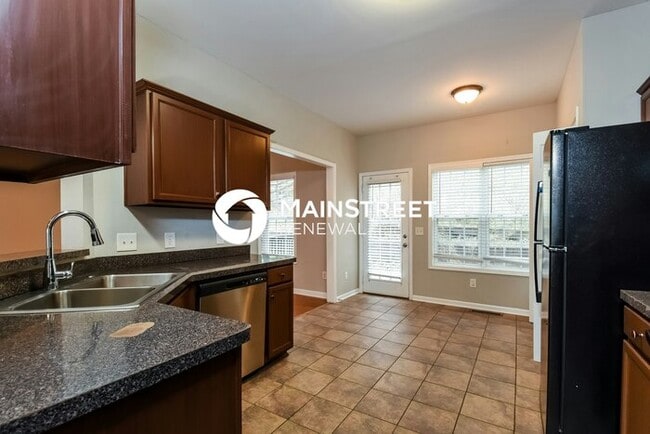 Foto del edificio - 4 Bedroom Pet-Friendly Home in Cartersville, GA with Main Street Renewal