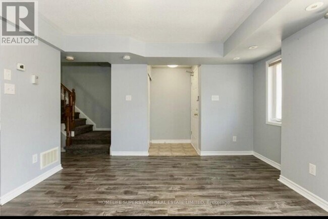 Photo du bâtiment - 4975-4975 Southampton Dr