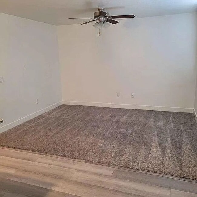 Foto del edificio - End Unit 3 Bedroom Townhome