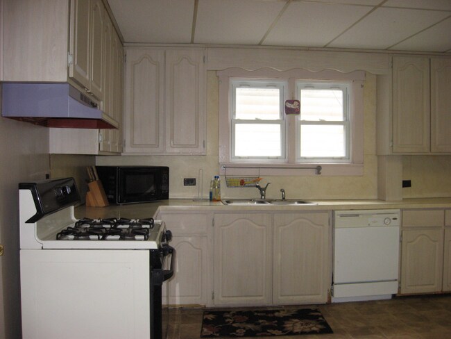 Foto del edificio - 18 Harrington Ave