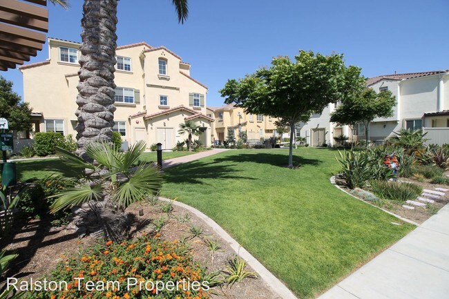 Building Photo - 5 br, 3.5 bath House - 1430 Heron St #2