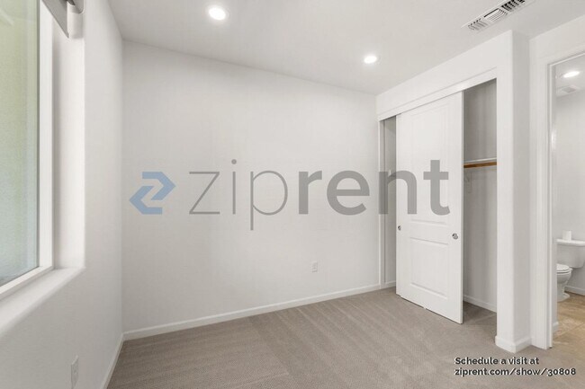 Foto del edificio - 5676 El Dorado Ln