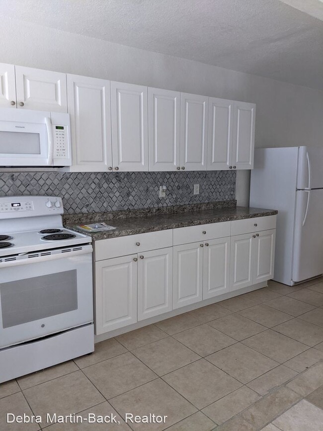 Building Photo - 2 br, 1 bath House - 1404 E University Ave