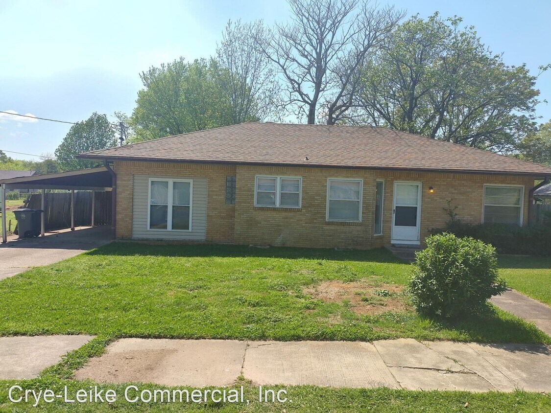 Primary Photo - 3 br, 1 bath House - 304 Hammond Dr.
