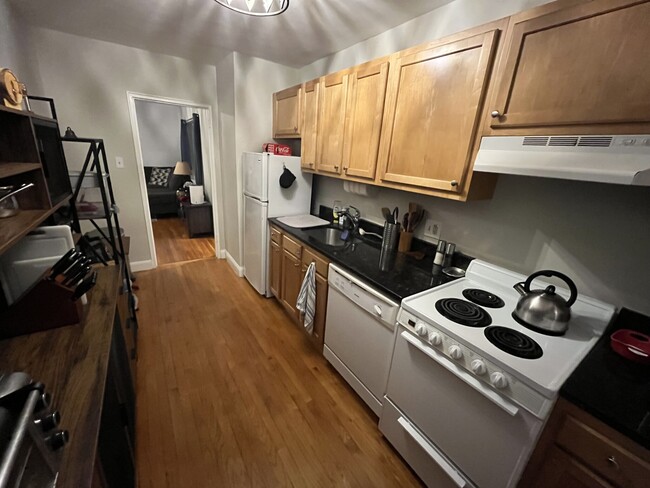 Building Photo - 61 Selkirk Rd