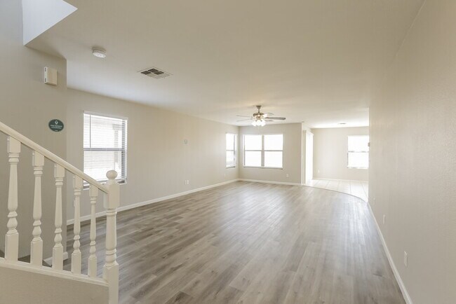 Building Photo - 2217 E 35th Ave