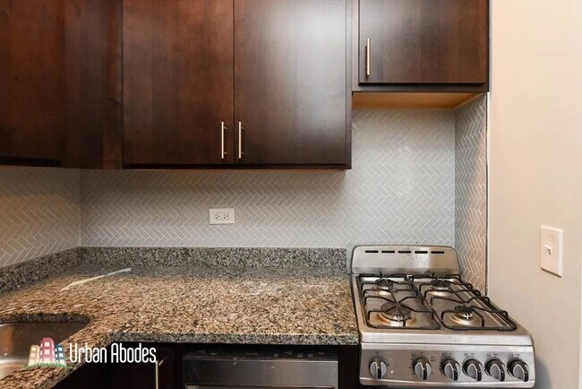 Foto del edificio - 4852 N Damen Ave