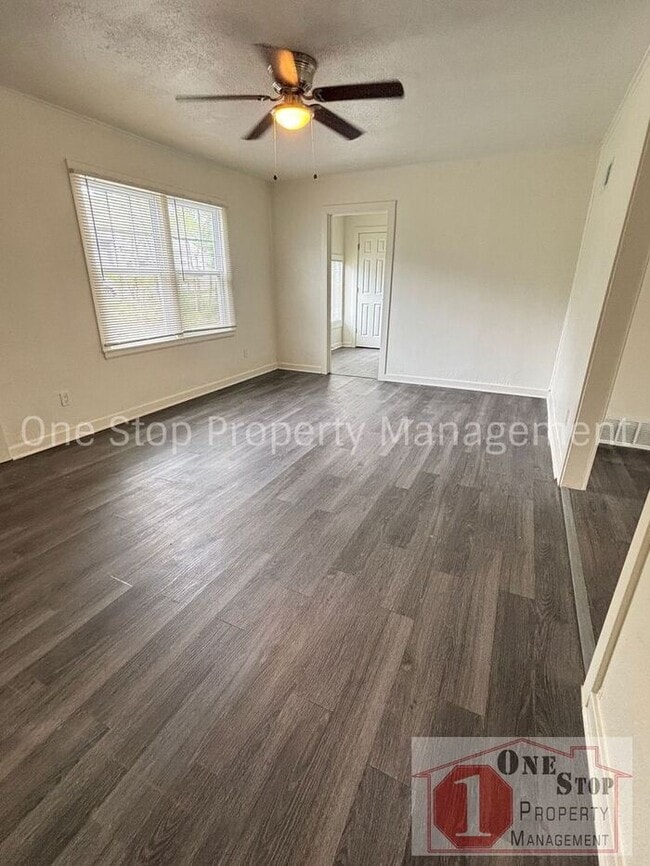 Foto del edificio - Beautiful 3 Bedroom 1 Bathroom in Kansas City