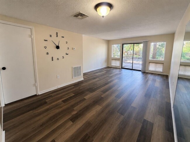 Building Photo - 5967 Windhover Dr