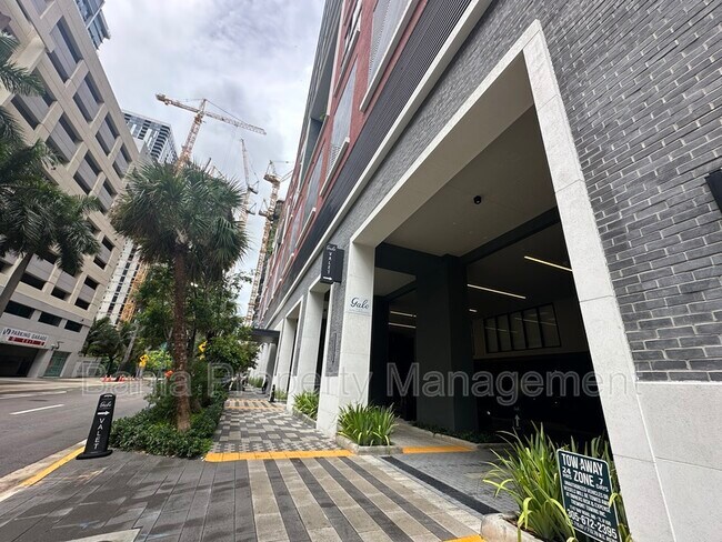 Foto del edificio - 601 NE 1st Ave
