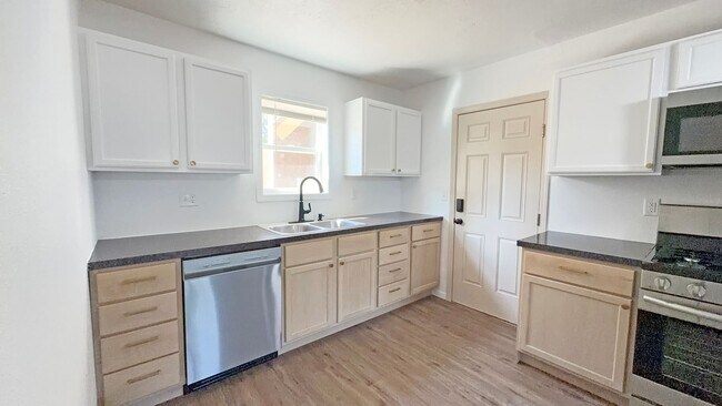 Foto del edificio - 601 6th Ave SW