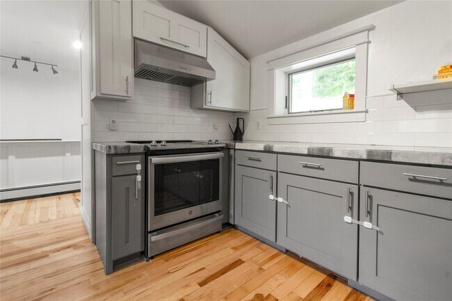Building Photo - 55 Batten Rd