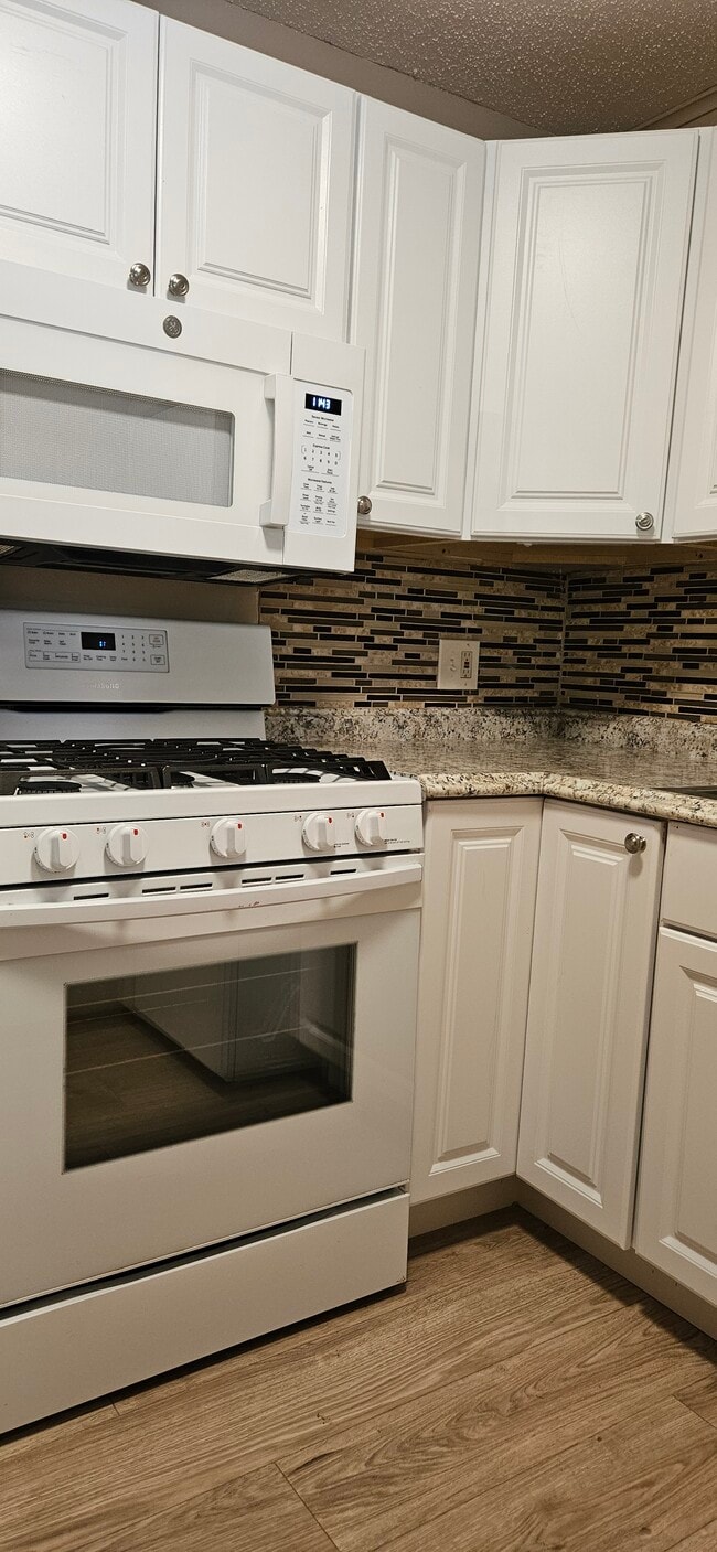 Brand new kitchen - 7206 Stagecoach Trl Apartments
