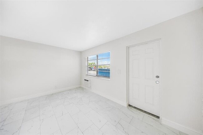 Foto del edificio - 110 NW 7th Ave