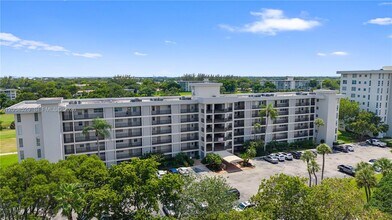 Building Photo - 2691 S Course Dr
