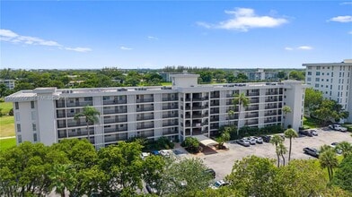 Building Photo - 2691 S Course Dr