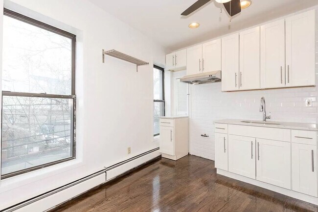 Foto del edificio - 236 Grove St