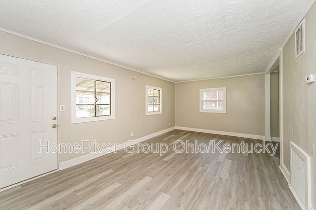 Building Photo - 4109 E 106th St