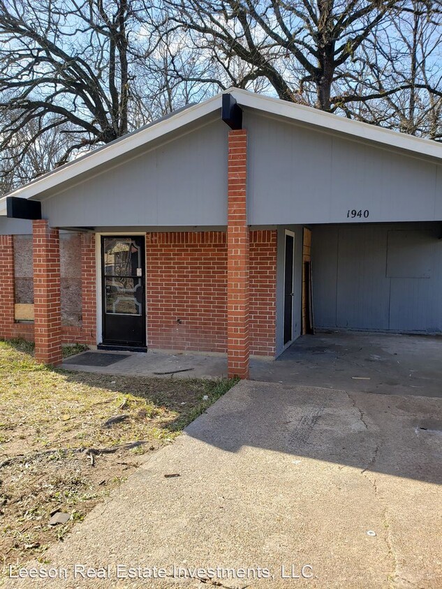 Primary Photo - 3 br, 1 bath House - 1940 Legardy