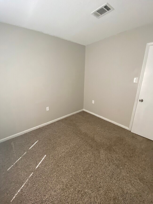 Foto del edificio - 8208 W 24th St