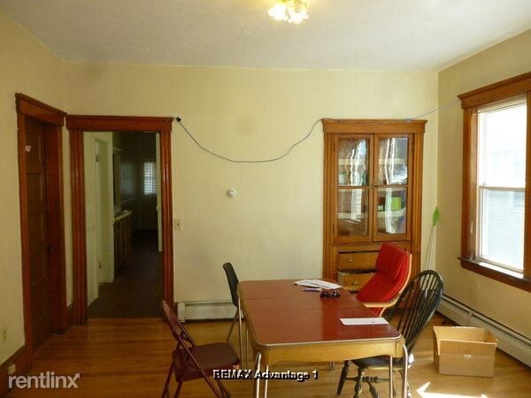 Building Photo - 3 br, 1 bath Apartment - 176 Russell St