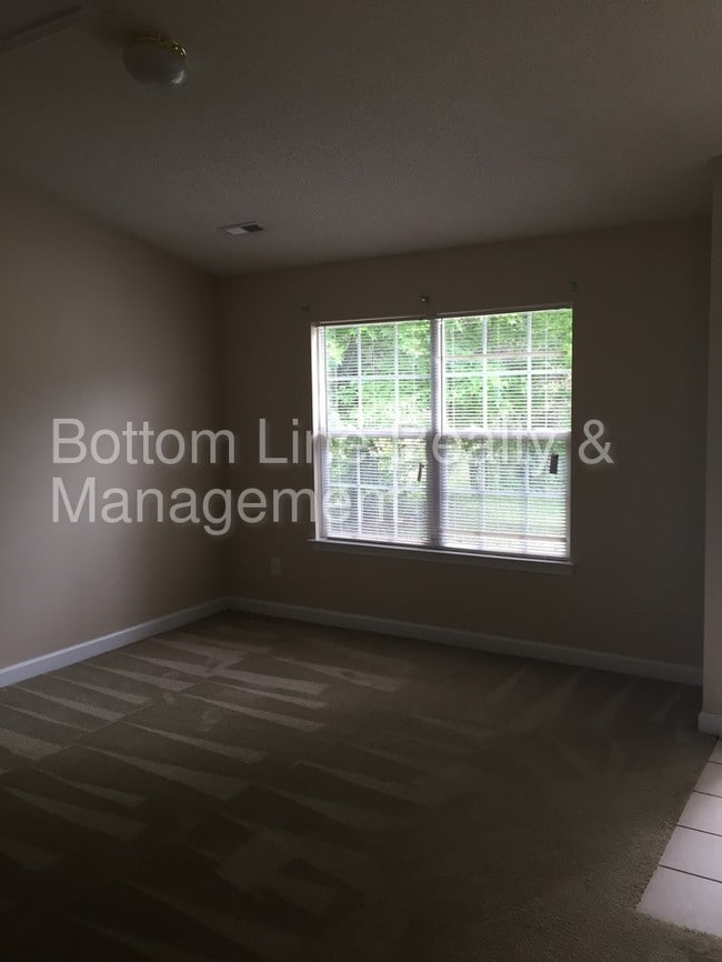 Building Photo - 4334 Looking Glass Ln
