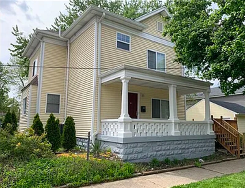 Foto principal - 830 S State Ave