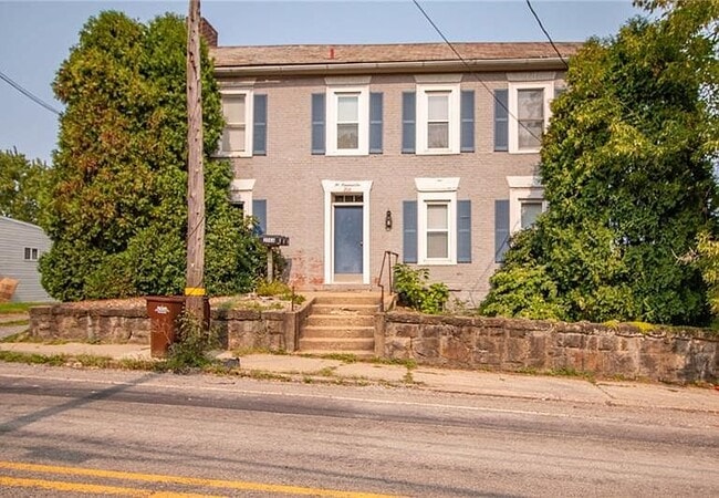Building Photo - 206 N Main St
