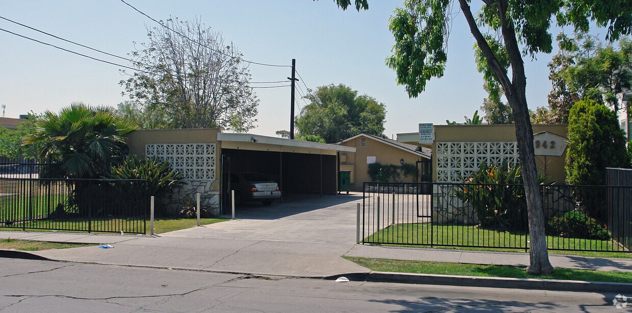 Primary Photo - 942 W Bishop St