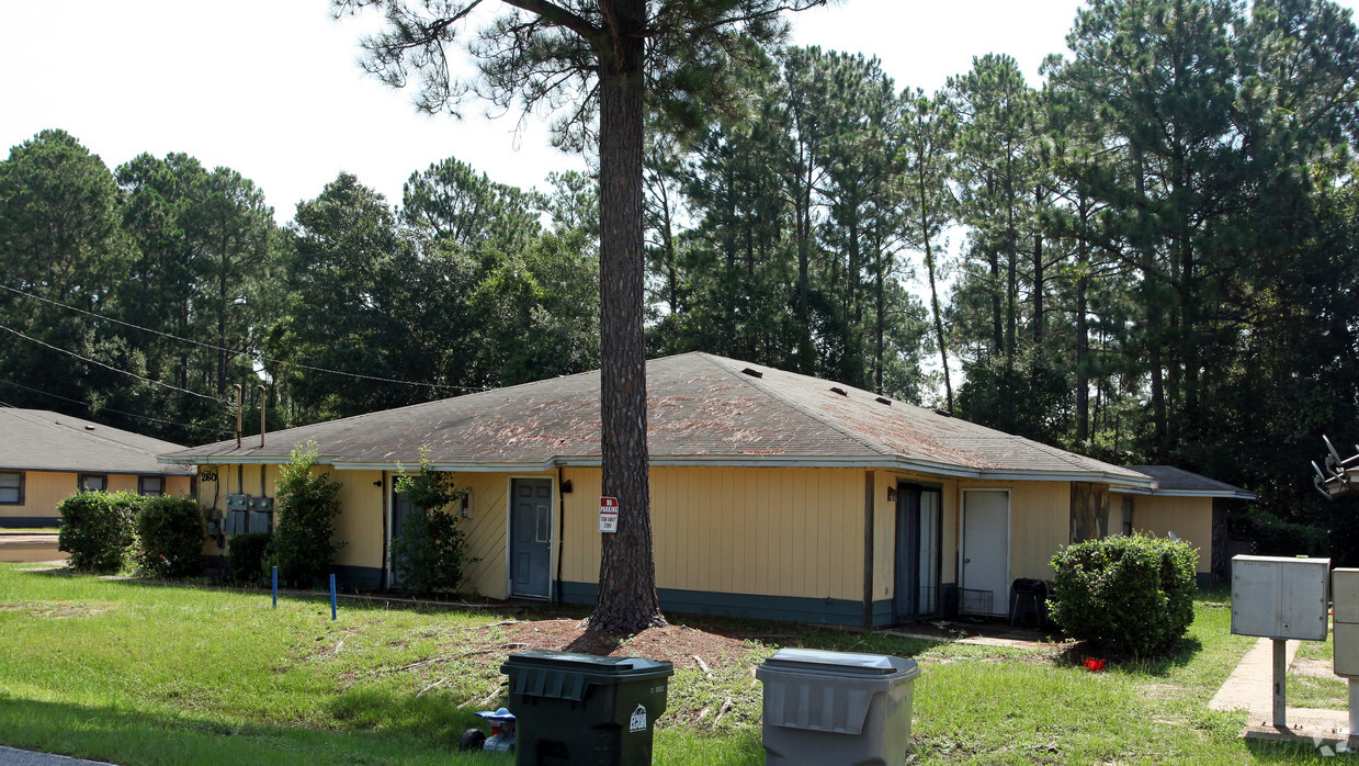 Building Photo - 260 Crow Rd