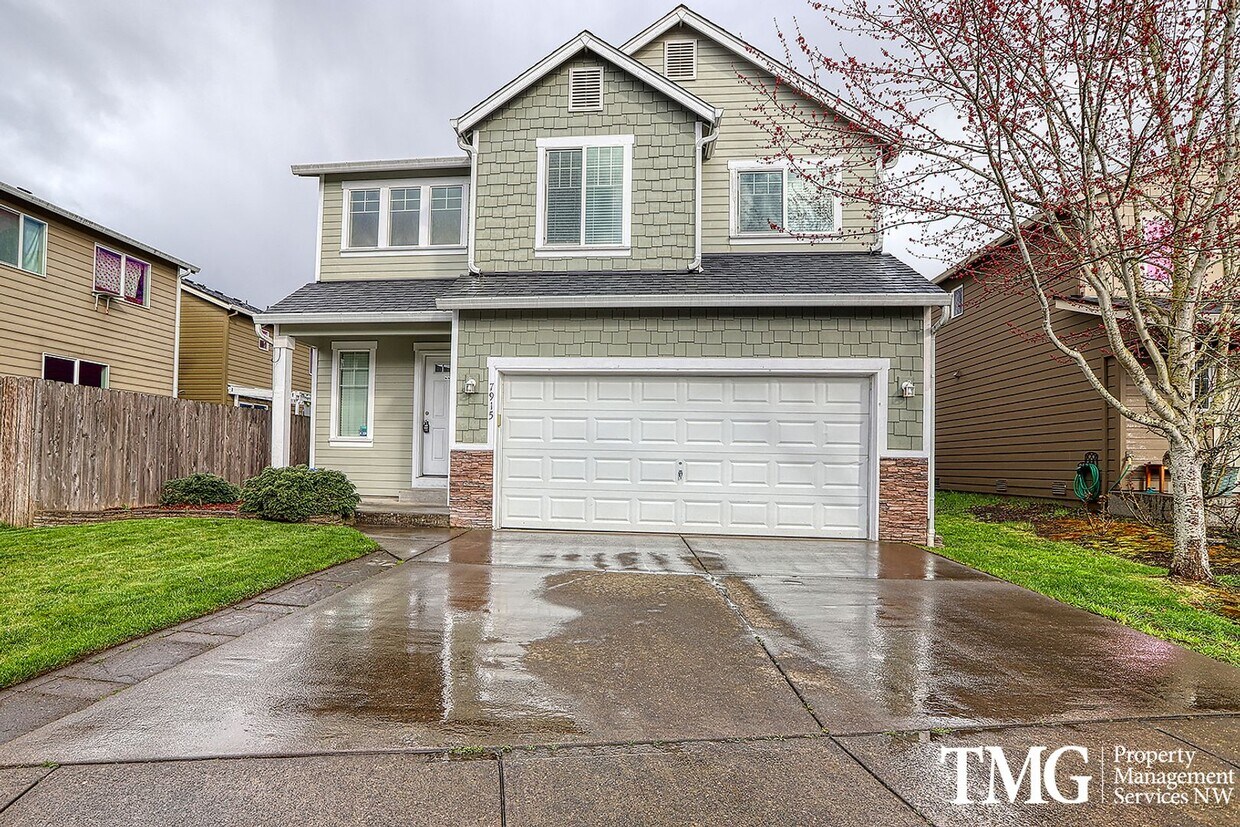 Primary Photo - Spacious 4 bedroom, 2.5 bathroom, Two Stor...