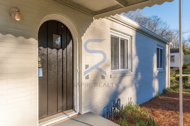 Building Photo - Move in before January 15th and choose your reward: a $250 Amazon Gift Card or a 55" Smart TV!