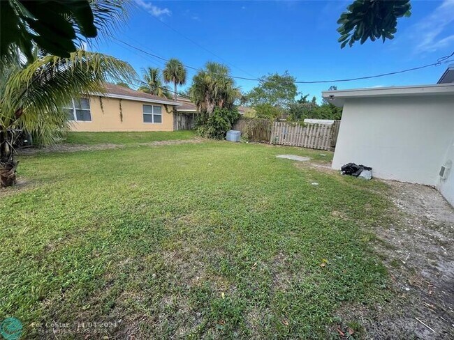 Foto del edificio - 721 SW 8th St
