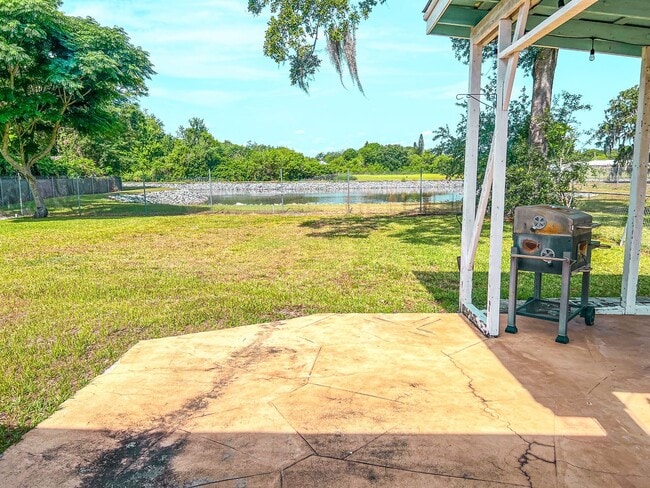 Building Photo - Charming Home in the Heart of Downtown Kis...