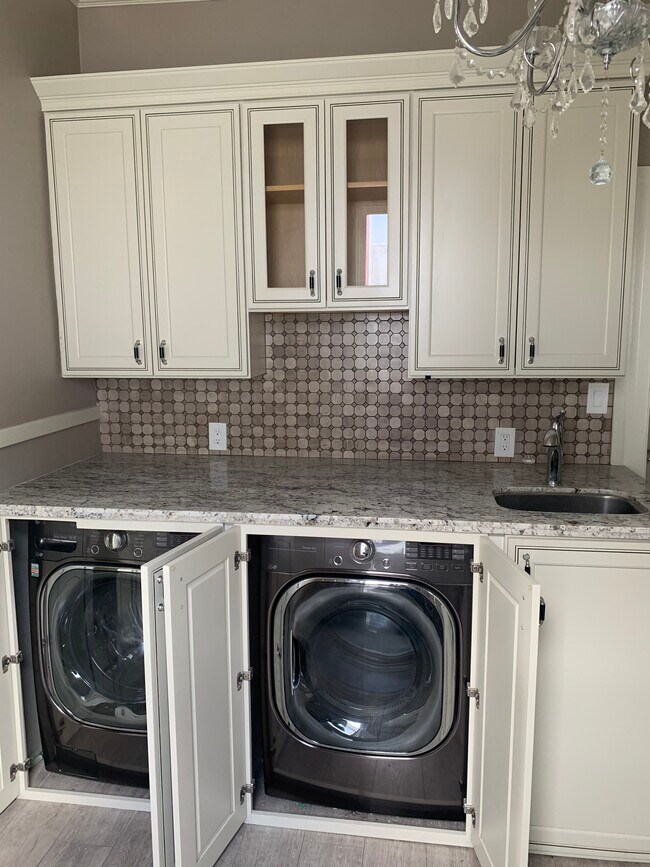 Laundry rm - 427 Union St