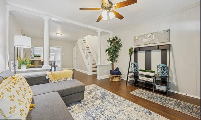 Photo - 108 Maple St Townhome