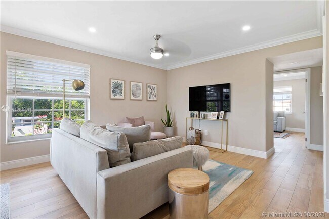 Foto del edificio - 411 Anastasia Ave