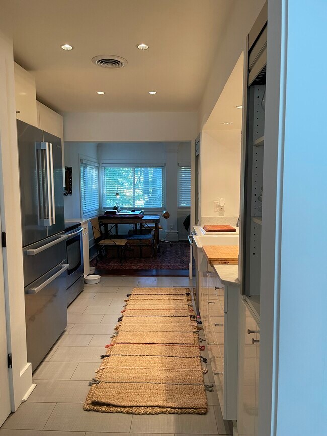 Foto del edificio - 134 Elysian Way NW