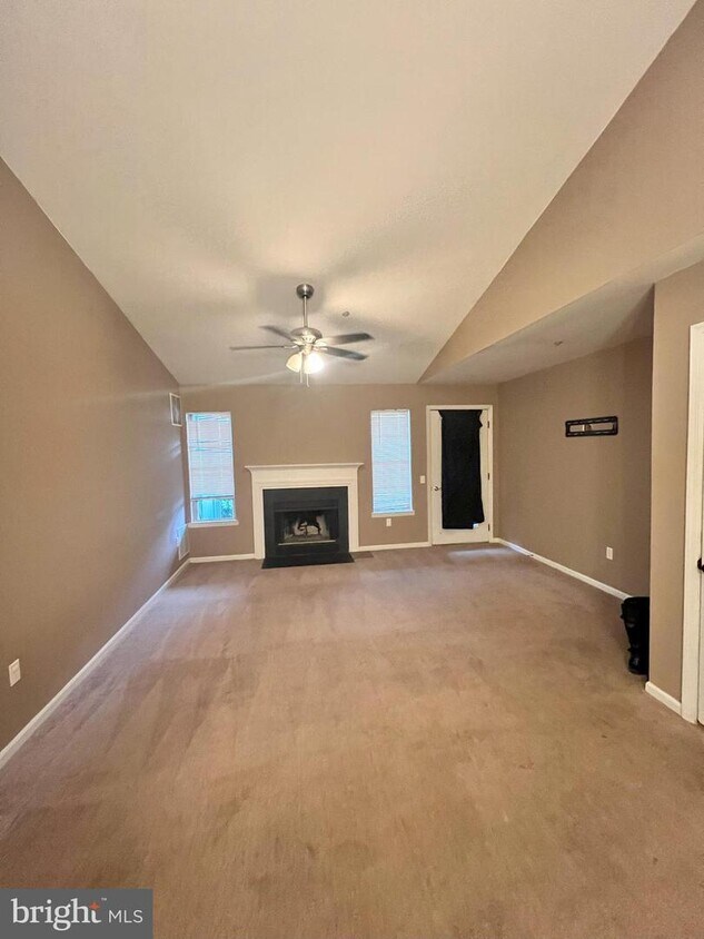 Foto principal - 1509 Waters Edge Dr