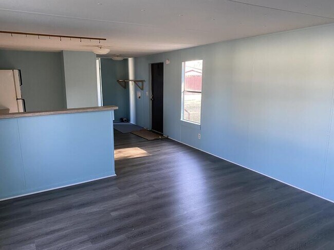 Building Photo - 700 Saddle Club Dr