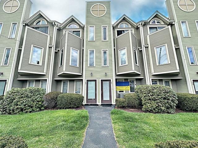 Foto del edificio - 2 bedroom in Lowell MA 01854